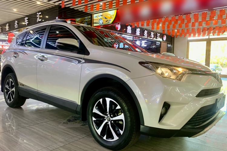 Used Toyota RAV4 2016 2.0L CVT Two-Wheel Drive Urban Edition China V Standard
