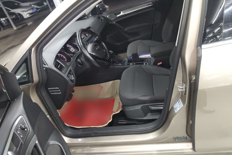 Used Volkswagen Golf 2015 1.6L Automatic Comfort Model
