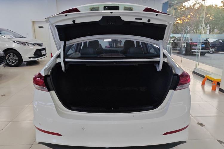 Used Hyundai Elantra 2016 1.6L Automatic ZhiXuan – Elite Version