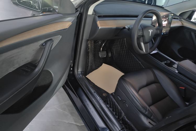 Used Tesla Model Y 2022 Rear-Wheel-Drive Version