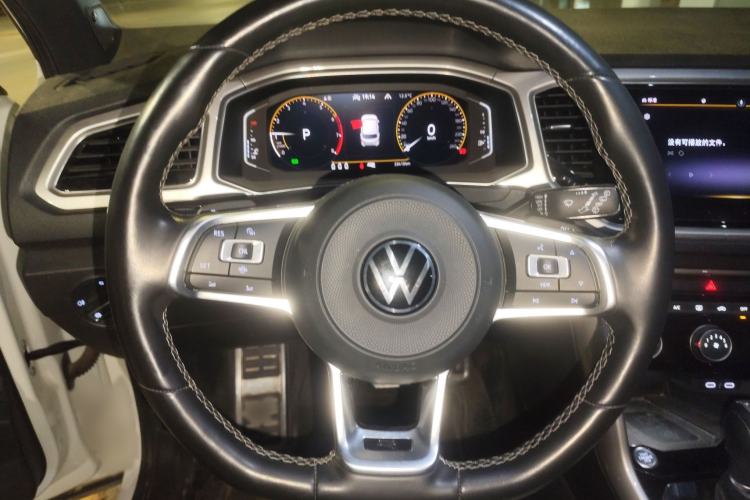 Used Volkswagen T-ROC 2021 280TSI DSG Two-Wheel Drive R-Line Pro Connected Version