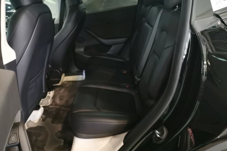 Used Tesla Model Y 2023 Long-Range All-Wheel-Drive Version
