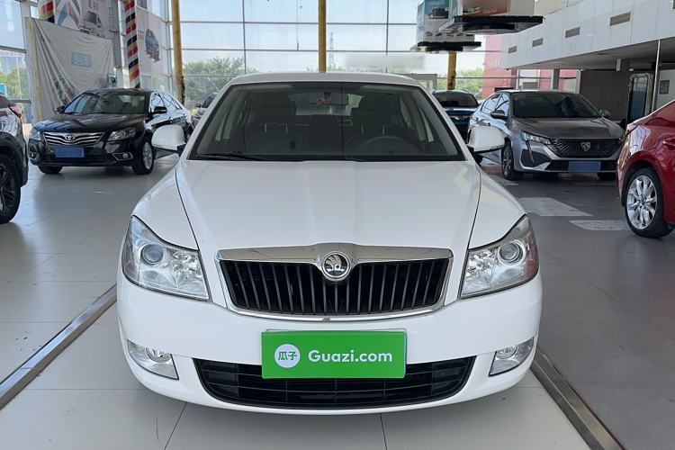 Used Skoda Octavia 2015 Classic Model 1.6L Automatic Elegance Edition
