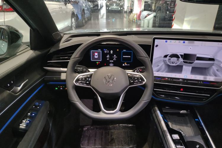 Used Volkswagen Passat 2025 Pro 380TSI Starry Dragon Luxury Edition
