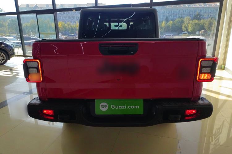 Used  Gladiator 2022 3.6L Pioneer Edition
