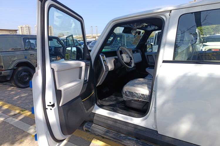 Used  V23 2025 401 Two-Wheel Drive Advanced Edition
