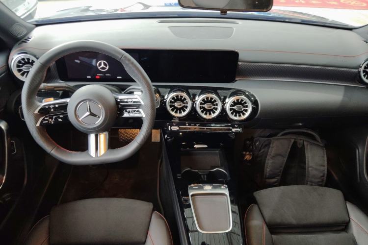 Used Mercedes-Benz A-Class 2025 A 200 L Fashion Model
