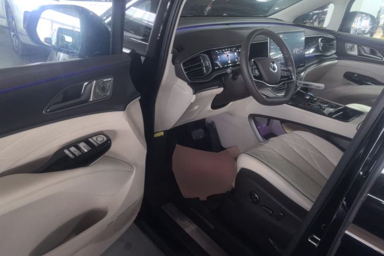 Used Denza D9 2024 DM-i 980 Four-Wheel Drive Flagship Model
