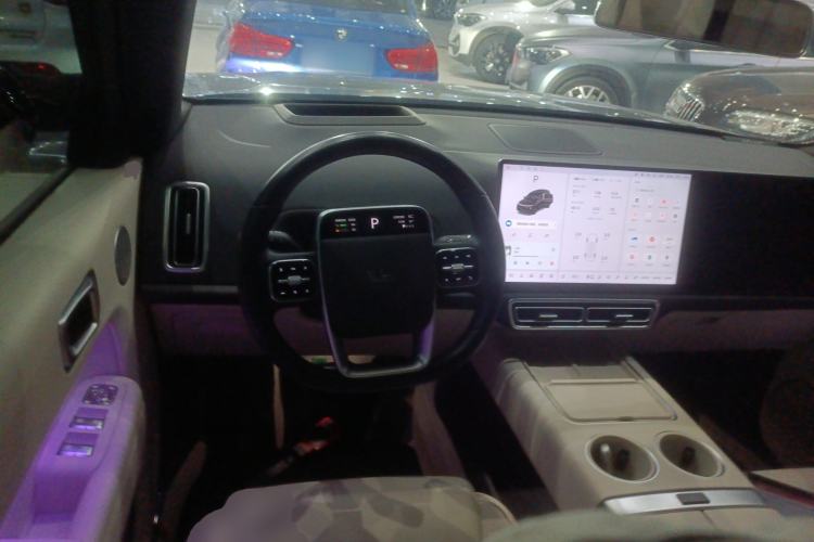 Used Li Auto L8 2024 Pro Model
