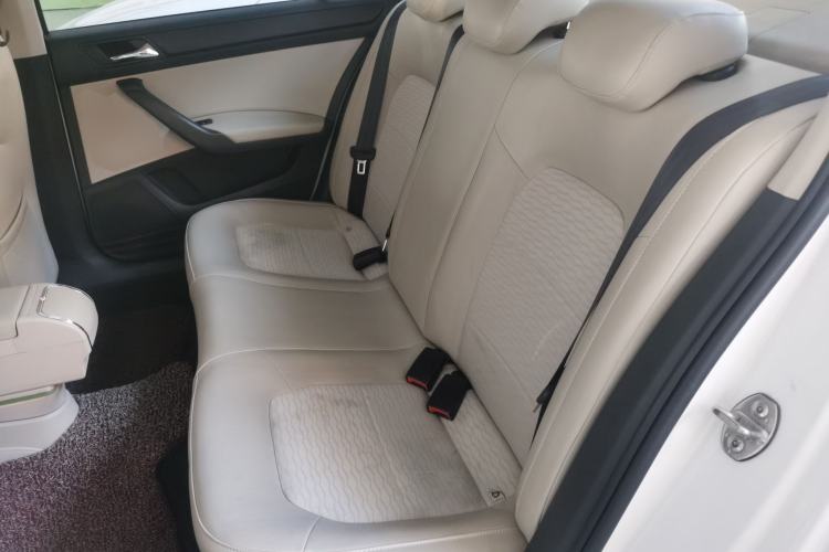 Used Skoda Rapid 2015 1.6L Automatic Smart Selection Model
