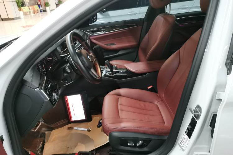 Used BMW 5 Series 2019 Facelifted 530Li Leading Edition M Sport Package
