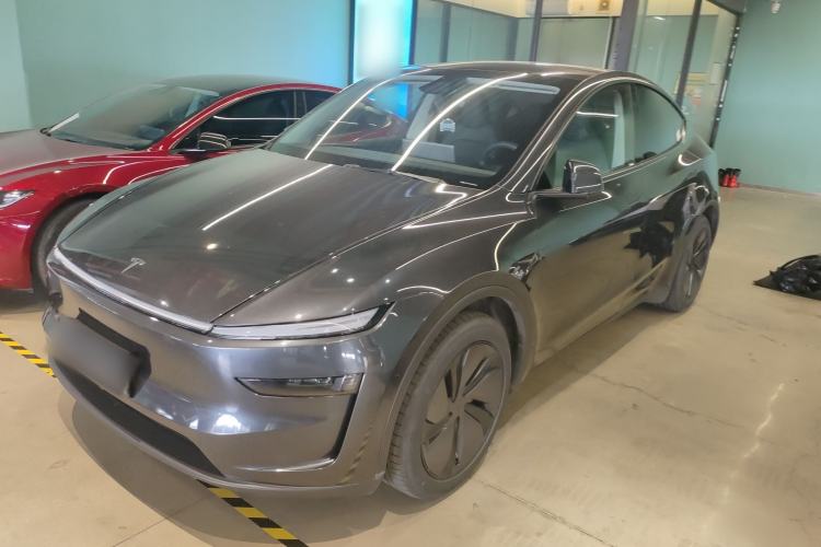 Used Tesla Model Y 2025 Long-Range All-Wheel-Drive Version