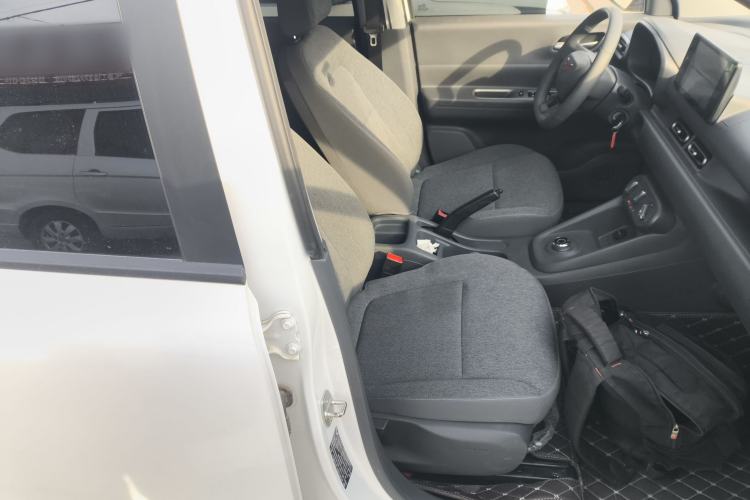 Used Wuling Hongguang New Energy 2025 Extended-Range Hybrid 50KM Comfort Version
