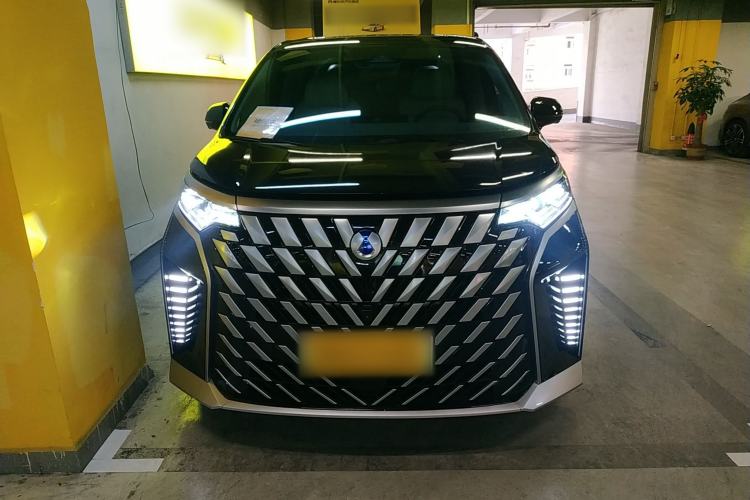 Used Denza D9 2022 DM-i 970 Four-Wheel Drive Prestige Model
