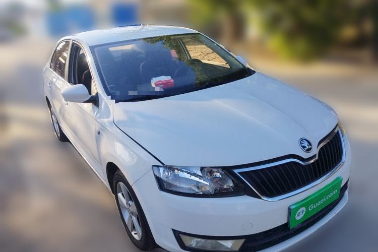 Used Skoda Rapid 2016 1.6L Manual Front-Wheel-Drive Version
