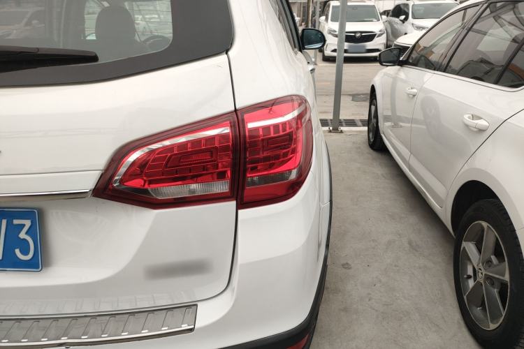 Used Haval H6 2017 Red-Label Sport Edition 1.5T Manual Two-Wheel Drive Elite Model
