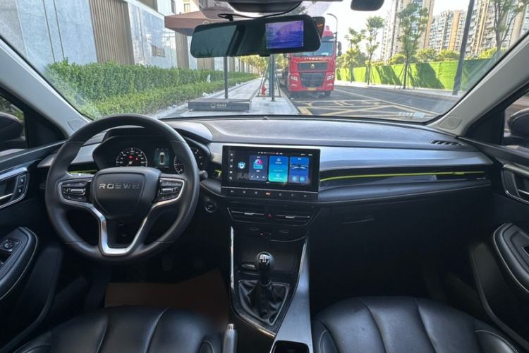 Used Roewe i5 2021 1.5L Manual Diamond Edition
