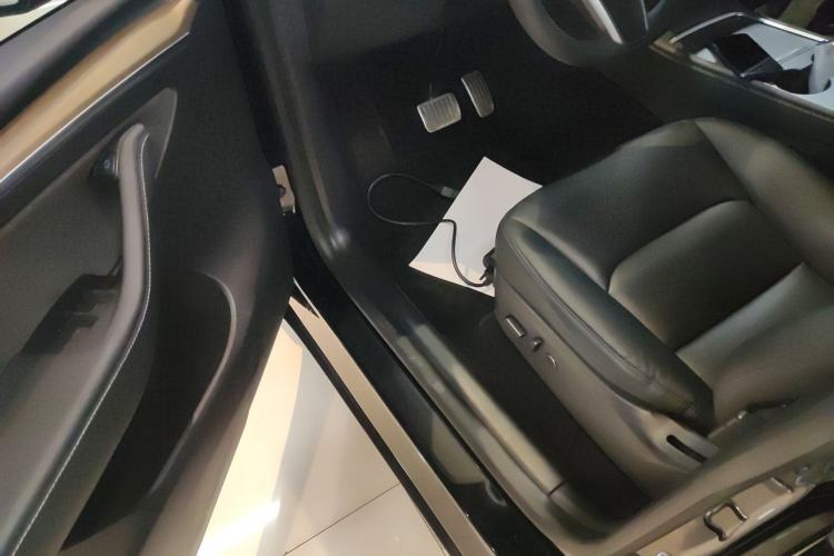 Used Tesla Model Y 2021 Long-Range All-Wheel-Drive Version 3D7