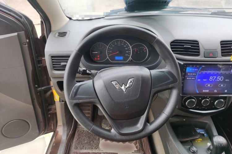 Used Wuling Hongguang 2015 1.5L S Base Model China IV
