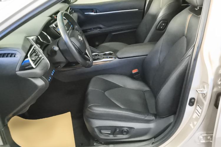 Used Toyota Camry 2019 Revised Version 2.0G Luxury Edition
