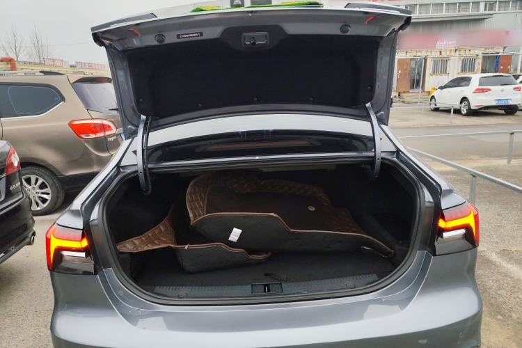 Used Roewe i6 MAX New Energy 2020 1.5T PHEV Cool & Spacious Skyroof Intelligent Drive Supreme Edition
