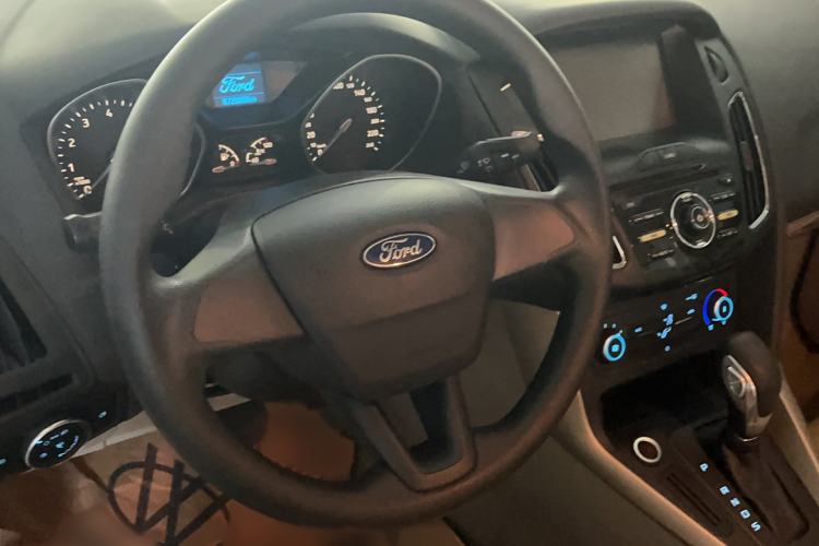 Used Ford Focus 2015 Sedan 1.6L Automatic Comfort Model
