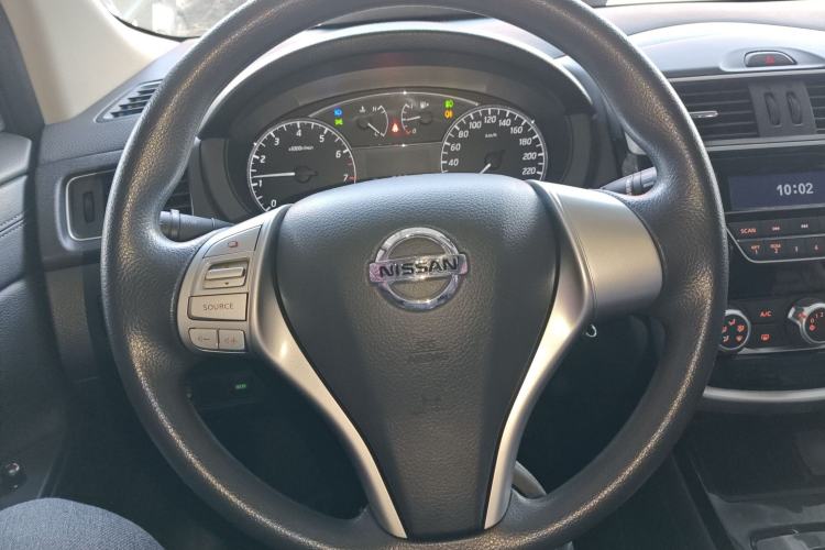 Used Nissan Tiida 2016 1.6L CVT Cool Dynamic Edition