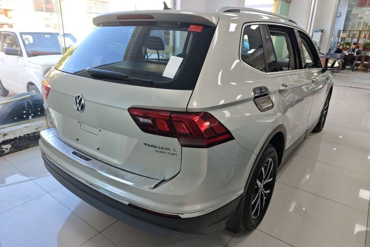 Used Volkswagen Tiguan L 2017 330TSI Automatic Two-Wheel Drive Luxury Edition
