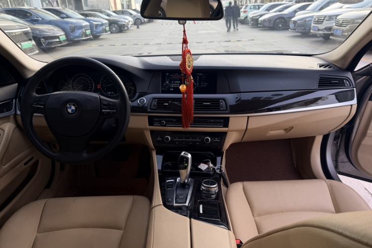 Used BMW 5 Series 2013 525Li Luxury Model
