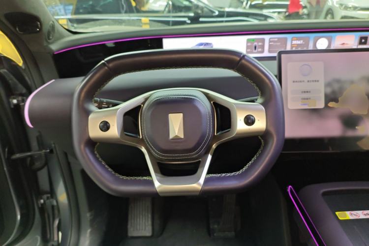 Used  07 2024 Max Extended-Range Edition