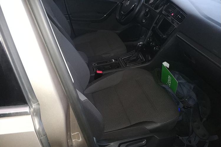 Used Volkswagen Golf 2017 1.6L Automatic Comfort Million-Vehicle Anniversary Edition
