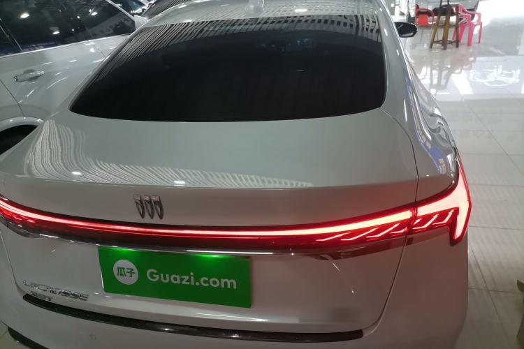 Used Buick LaCrosse 2025 28T Platinum Edition
