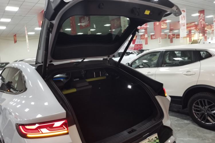 Used BYD Song L EV 2025 Intelligent Driving Version 602 km Range LiDAR-equipped All-Wheel-Drive Type