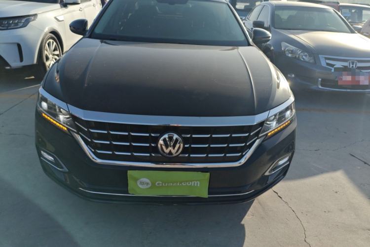 Used Volkswagen Passat 2019 330TSI Luxury Edition China VI Standard
