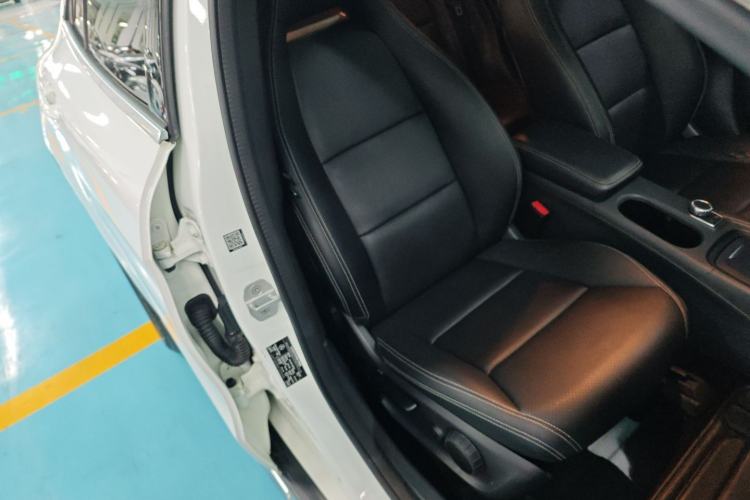 Used Mercedes-Benz GLA 2015 GLA 220 4MATIC Fashion Model