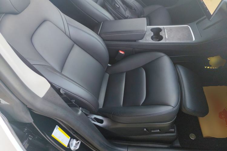 Used Tesla Model Y 2023 Long-Range All-Wheel-Drive Version
