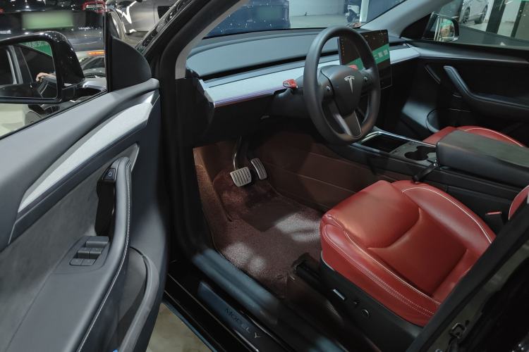 Used Tesla Model Y 2023 Rear-Wheel-Drive Version
