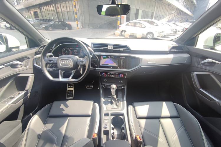 Used Audi Q3 2024 40 TFSI Fashion Dynamic Model
