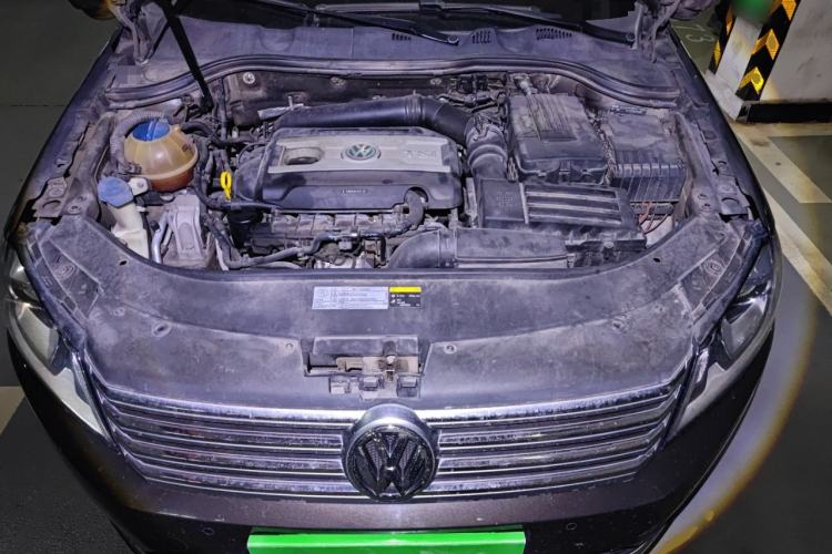 Used Volkswagen Magotan 2015 2.0 TSI Luxury Model
