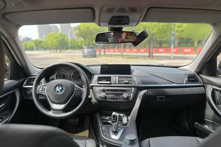 Used BMW 3 Series 2016 320Li Ambition Model
