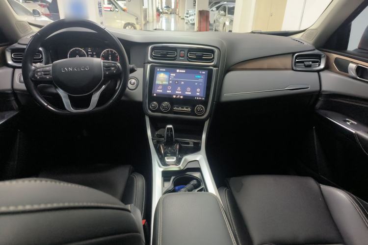 Used Lynk & Co 01 2020 2.0T Two-Wheel Drive Pure Pro Version China VI Standard
