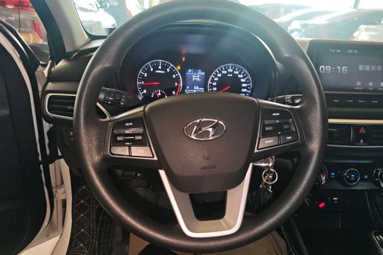 Used Hyundai Celesta 2017 1.6L Automatic Enjoyment Version GLS
