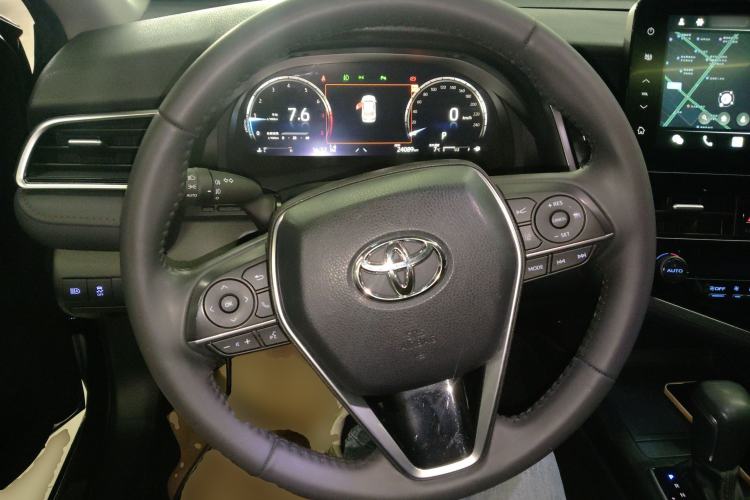 Used Toyota Camry 2023 2.0G Luxury Edition
