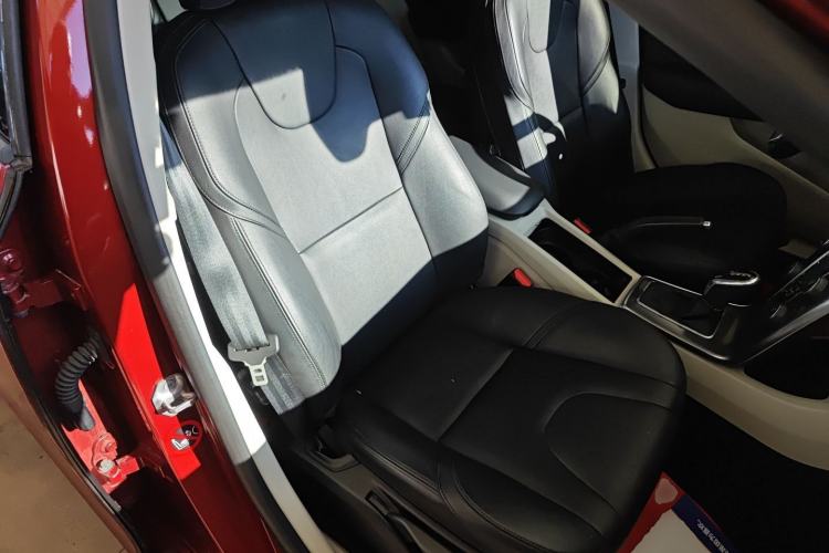 Used Volvo V40 2015 1.6T Zhiyi Edition