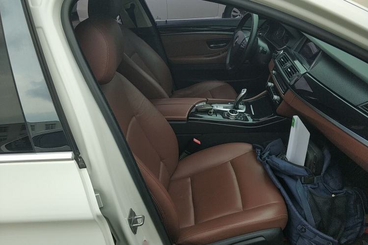 Used BMW 5 Series 2014 520Li Elegant Model
