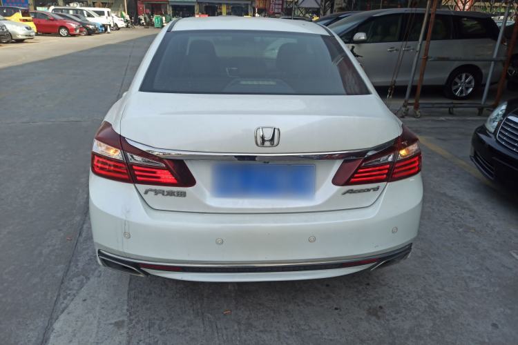 Used Honda Accord 2016 2.0L Luxury Edition
