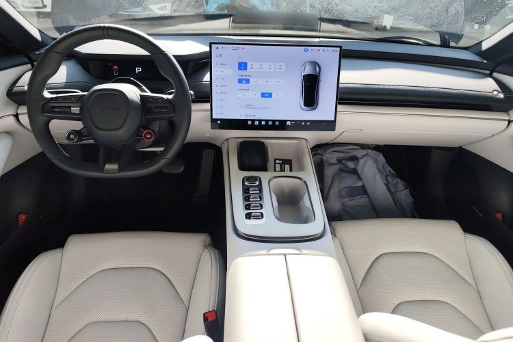 Used  SU7 2024 Rear-Drive Ultra-Long Range Advanced Pro-Level Intelligent Driving Version
