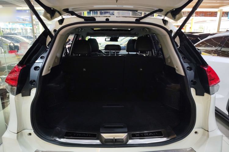 Used Nissan X-Trail 2017 2.5L CVT Luxury Edition 4WD
