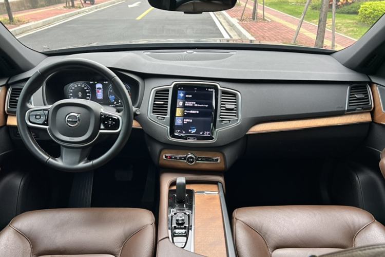 Used Volvo XC90 2021 B5 SmartDrive Luxury Edition 7 Seats
