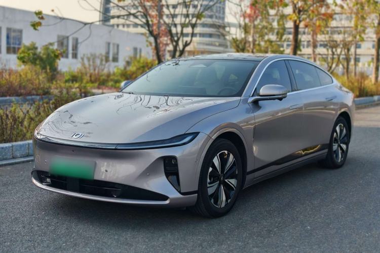 Used  A07 2025 All-Electric "Real Bargain" 525 Luxury Model